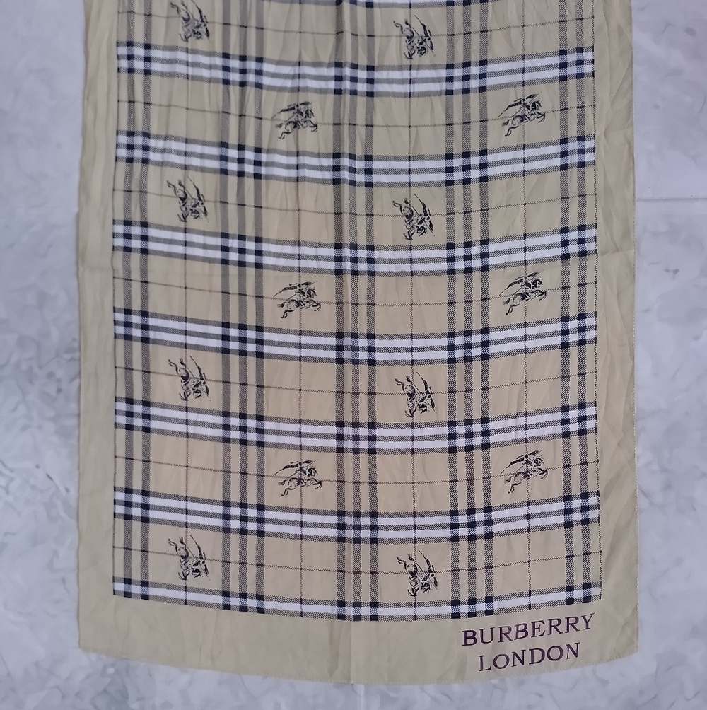Burberry London Plaid Scarf Classic Nova Check 60” Designer Scarf - Picture 8 of 13